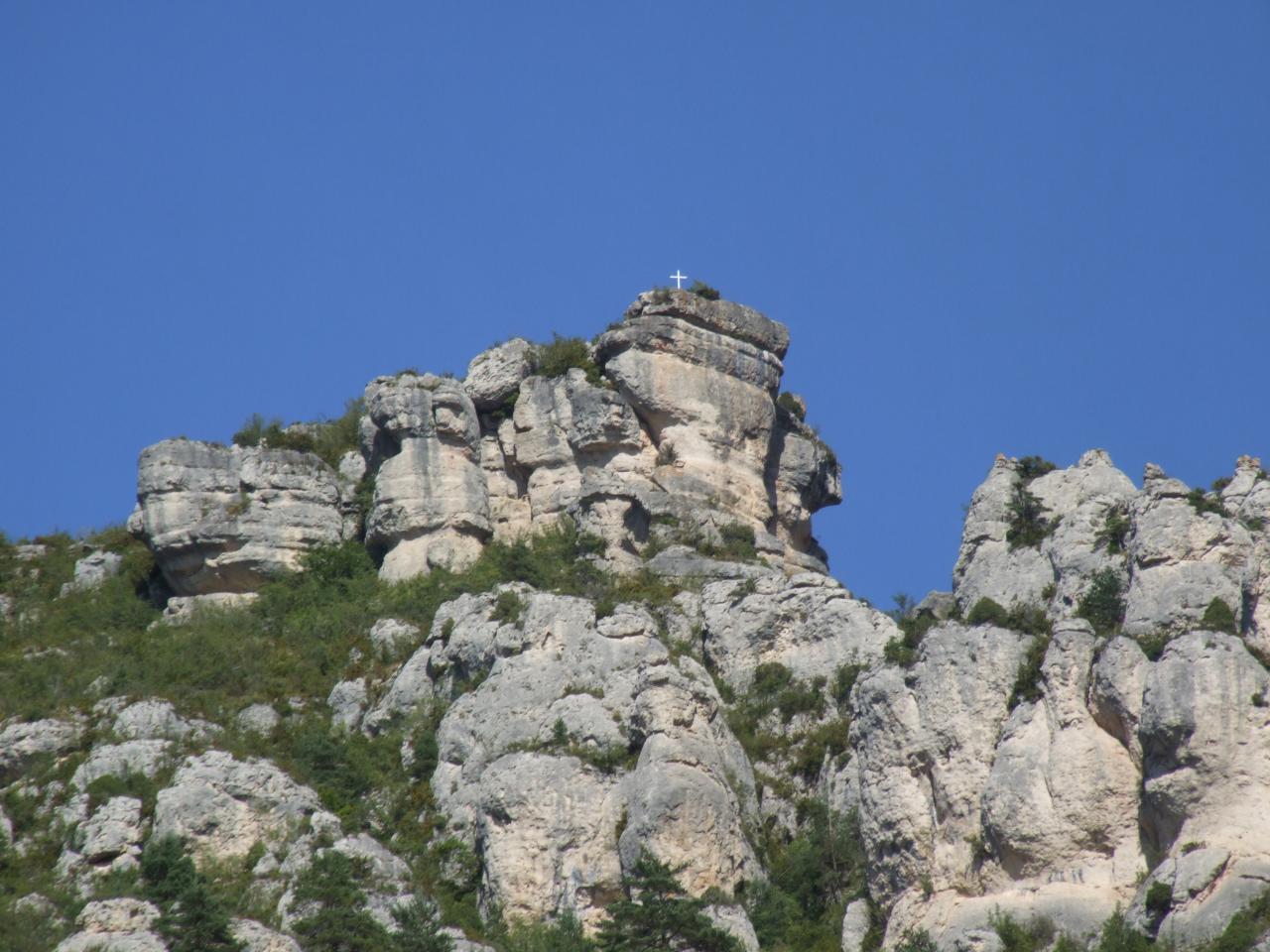 Le Roc du Tambour au dessus de la via ferrata de Liaucous